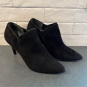 Charles by Charles David sz 7 black suede pointy toe heeled ankle booties